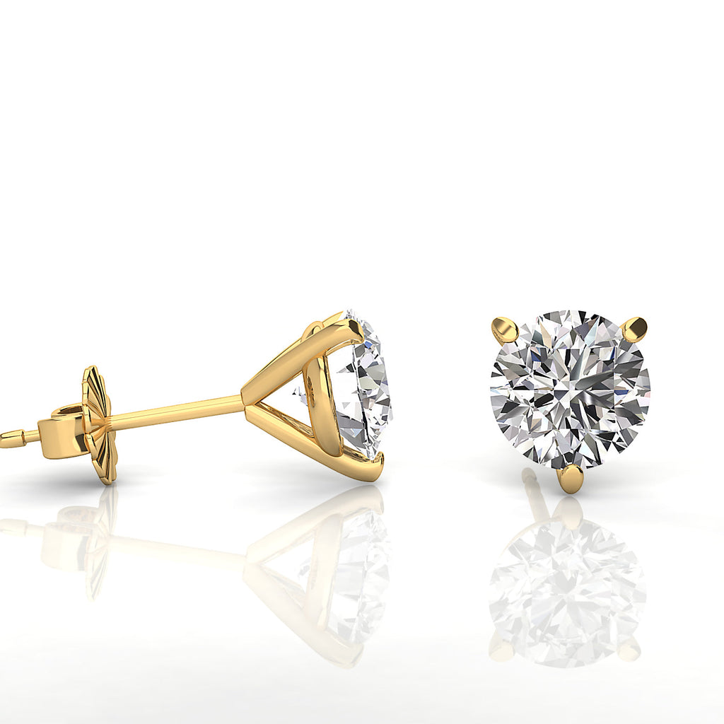 Sapphire Ear Studs vs. Diamond Studs: Which Should You Choose?
