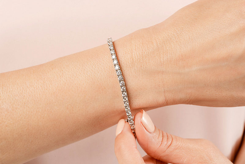 Tennis Bracelet with Round Diamonds, Four Prong