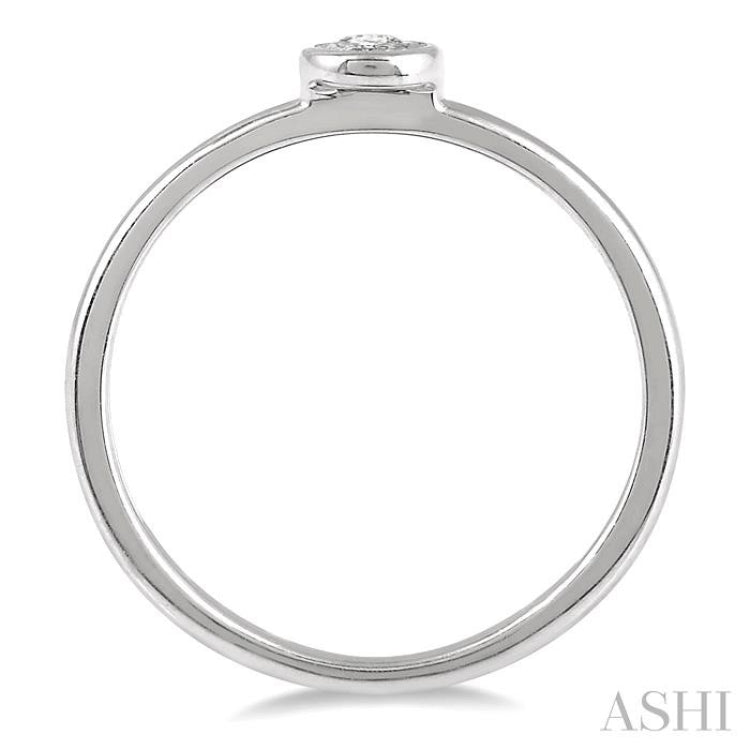 Light Weight Diamond Promise Ring