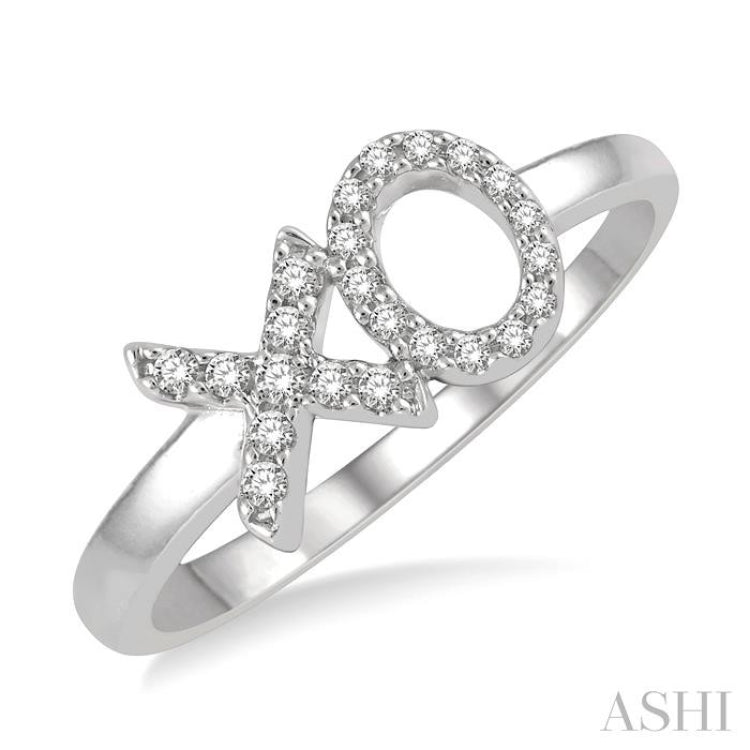 X' And 'O' Shape Petite Diamond Fashion Ring
