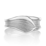 petal-ring-in-18kt-white-gold-fr908