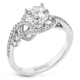 Engagement Ring in 18k Gold with Diamonds