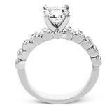 Engagement Ring in 18k Gold with Diamonds