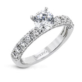 Round-Cut Engagement Ring In 18k Gold With Diamonds